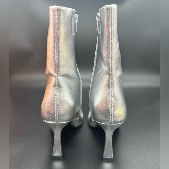 Open Edit Hesper Bootie in Metallic Silver! SZ7 - Picture 2 of 6